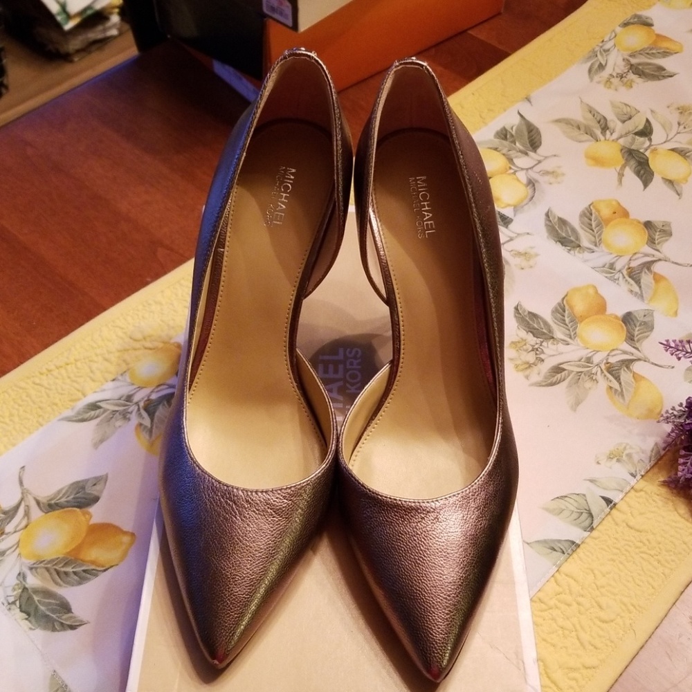 Michael Kors Metallic Leather Pumps